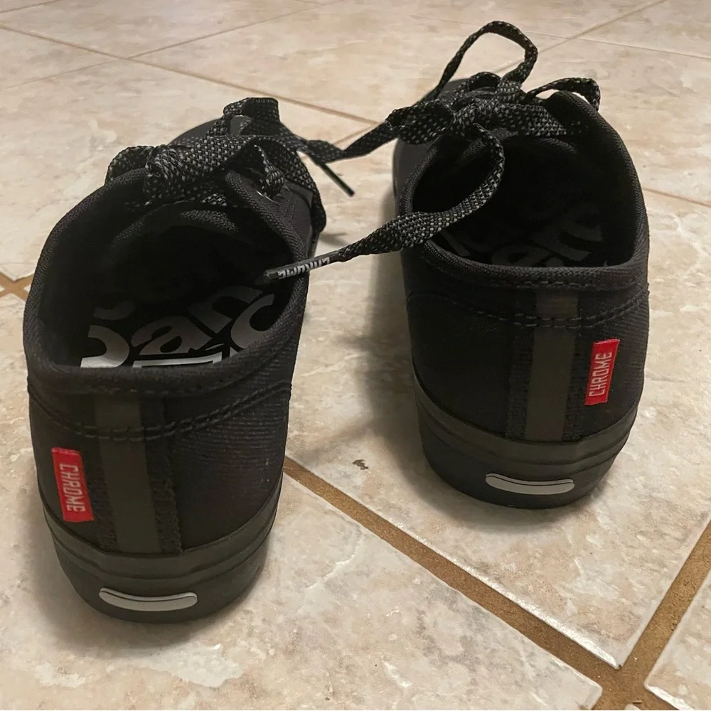 Chrome clip in sneakers - Picture 5 of 5